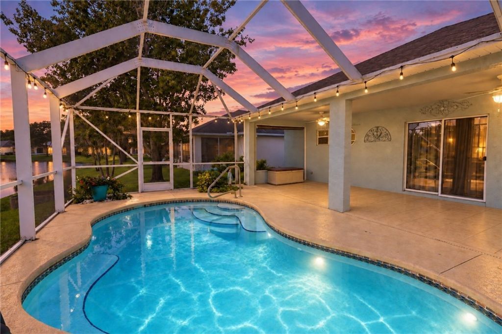 107 Morgan Circle , Sebastian, FL 32958 Photo
