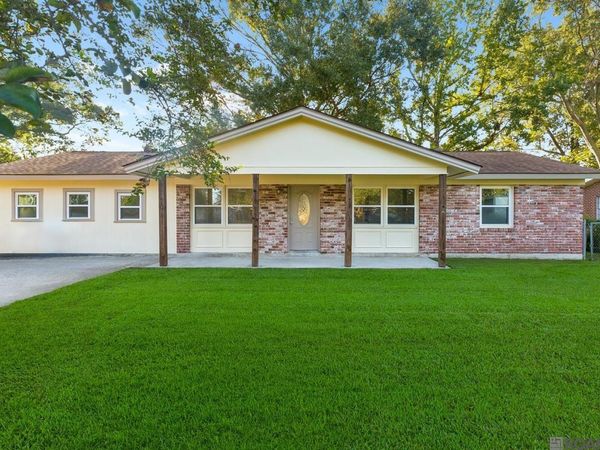 1834 Mcquaid Dr, Baton Rouge, LA 70810