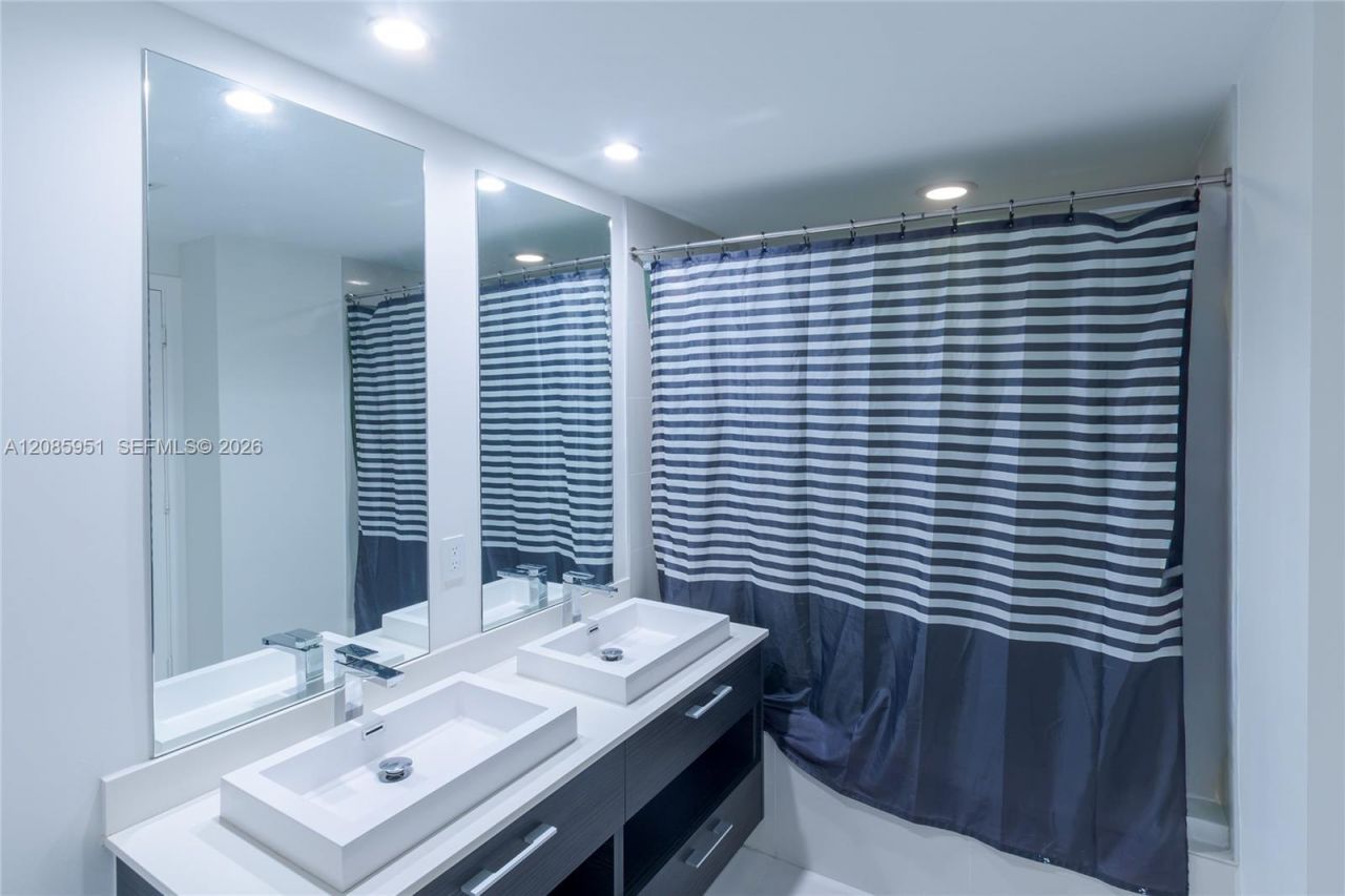 45 SW 9th St , Unit 3105, Miami, FL 33130 Photo