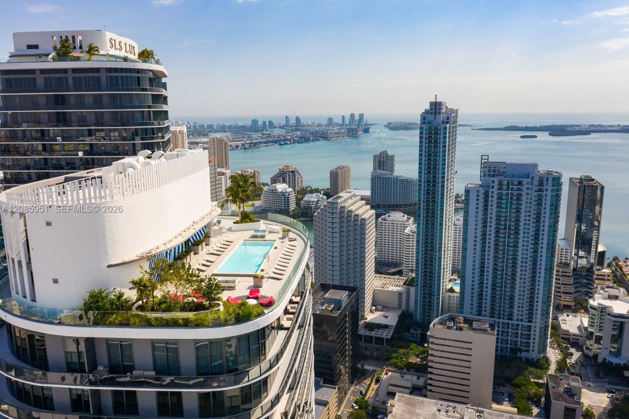 45 SW 9th St , Unit 3105, Miami, FL 33130 Photo