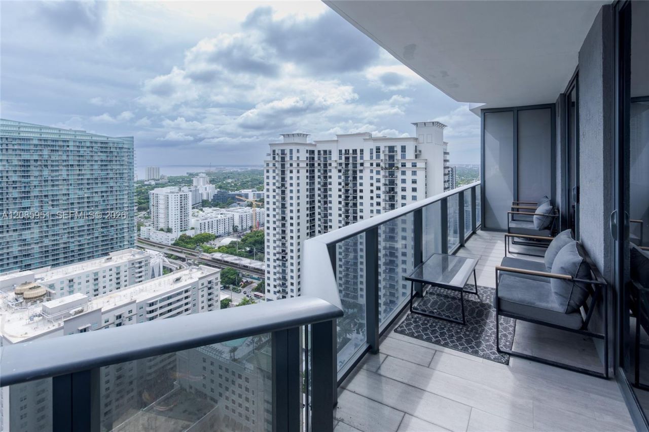 45 SW 9th St , Unit 3105, Miami, FL 33130 Photo