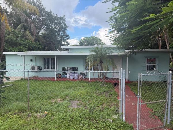 1091 Salih St , Opa-Locka, FL 33054