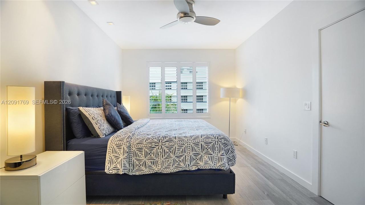 1460 Ocean Dr , Unit 407, Miami Beach, FL 33139 Photo
