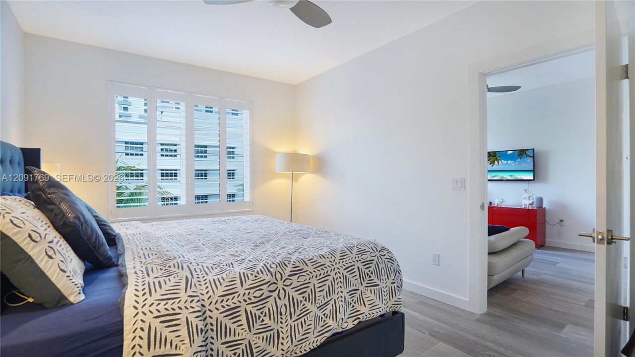 1460 Ocean Dr , Unit 407, Miami Beach, FL 33139 Photo