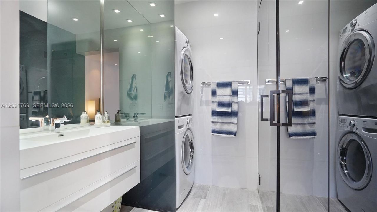 1460 Ocean Dr , Unit 407, Miami Beach, FL 33139 Photo