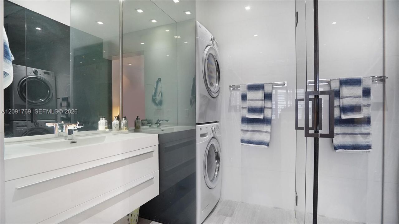 1460 Ocean Dr , Unit 407, Miami Beach, FL 33139 Photo