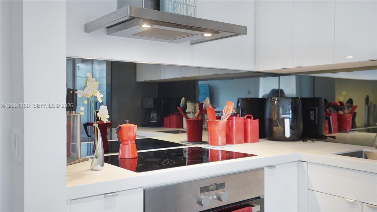 1460 Ocean Dr , Unit 407, Miami Beach, FL 33139 Photo