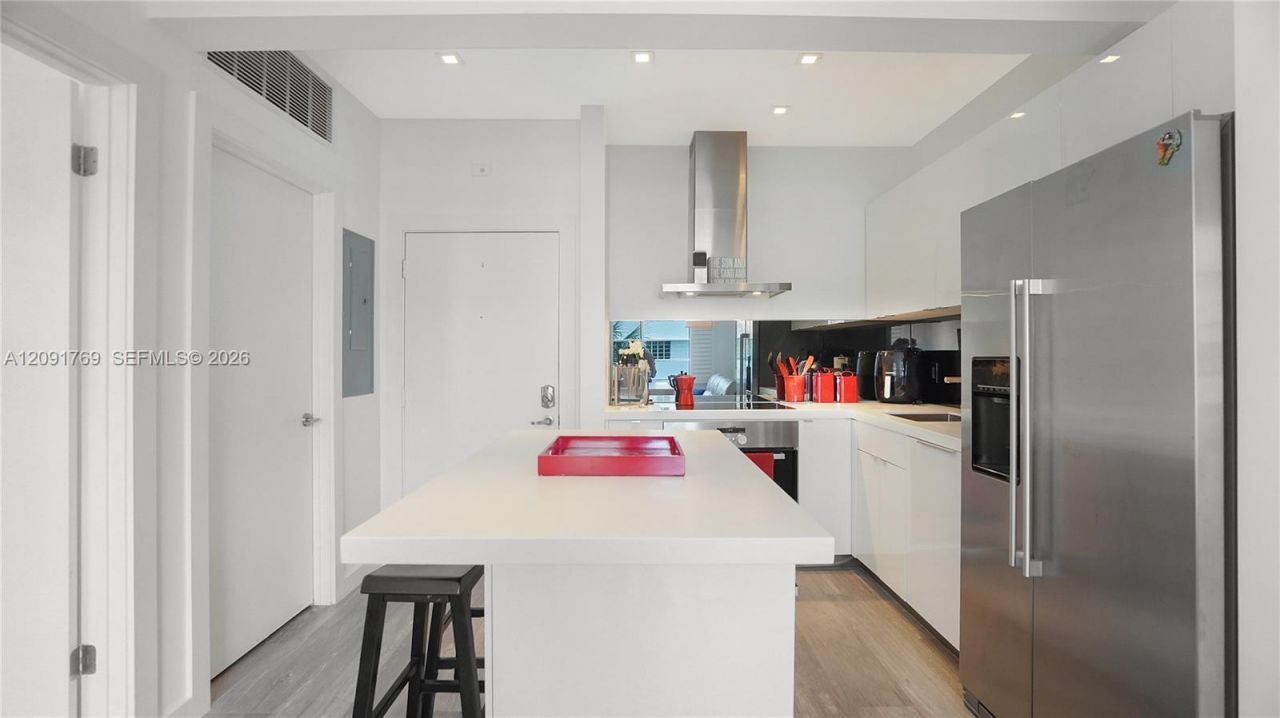 1460 Ocean Dr , Unit 407, Miami Beach, FL 33139 Photo