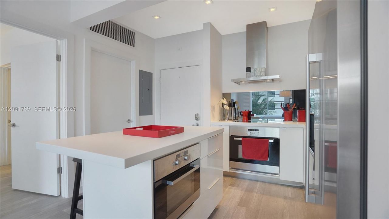 1460 Ocean Dr , Unit 407, Miami Beach, FL 33139 Photo