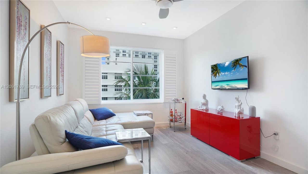 1460 Ocean Dr , Unit 407, Miami Beach, FL 33139 Photo