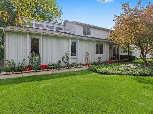 1471 N Silo Ridge Drive, Ann Arbor, MI 48108