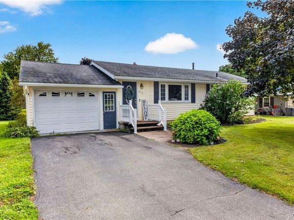 815 W 3rd Street S, Fulton, NY 13069