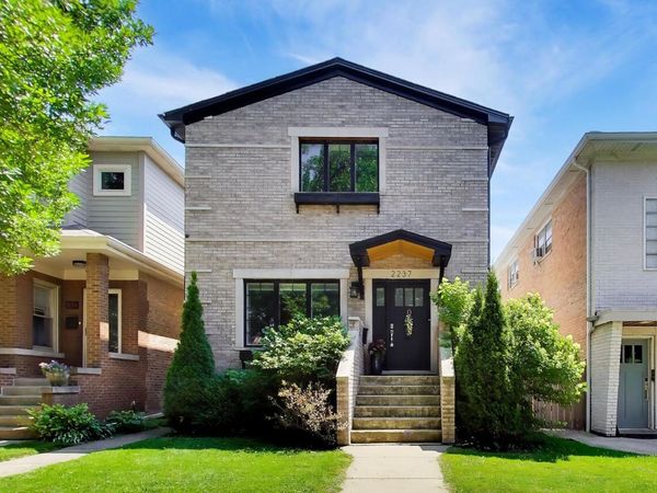 2237 W Winona Street , Chicago, IL 60625