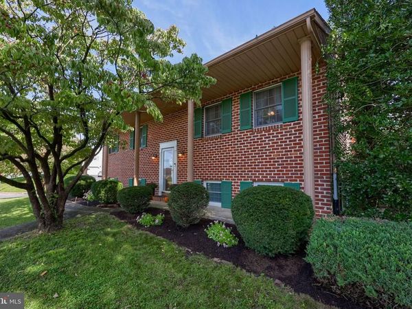 303 BROAD STREET , AKRON, PA 17501