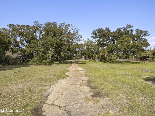 30 E Beach Boulevard, Gulfport, MS 39507