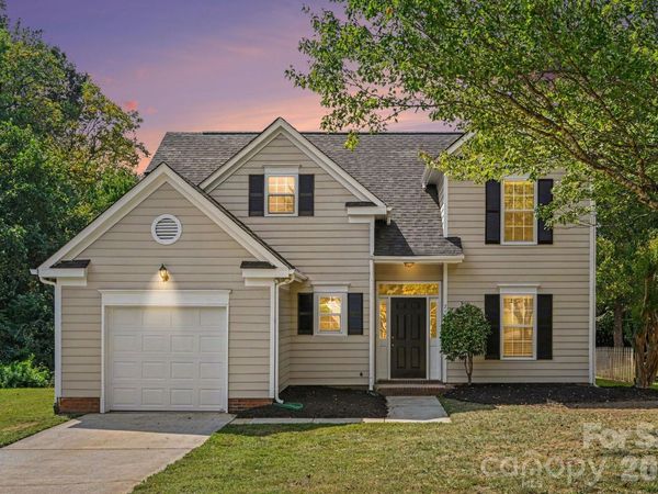 7117 Daerwood Place , Charlotte, NC 28215