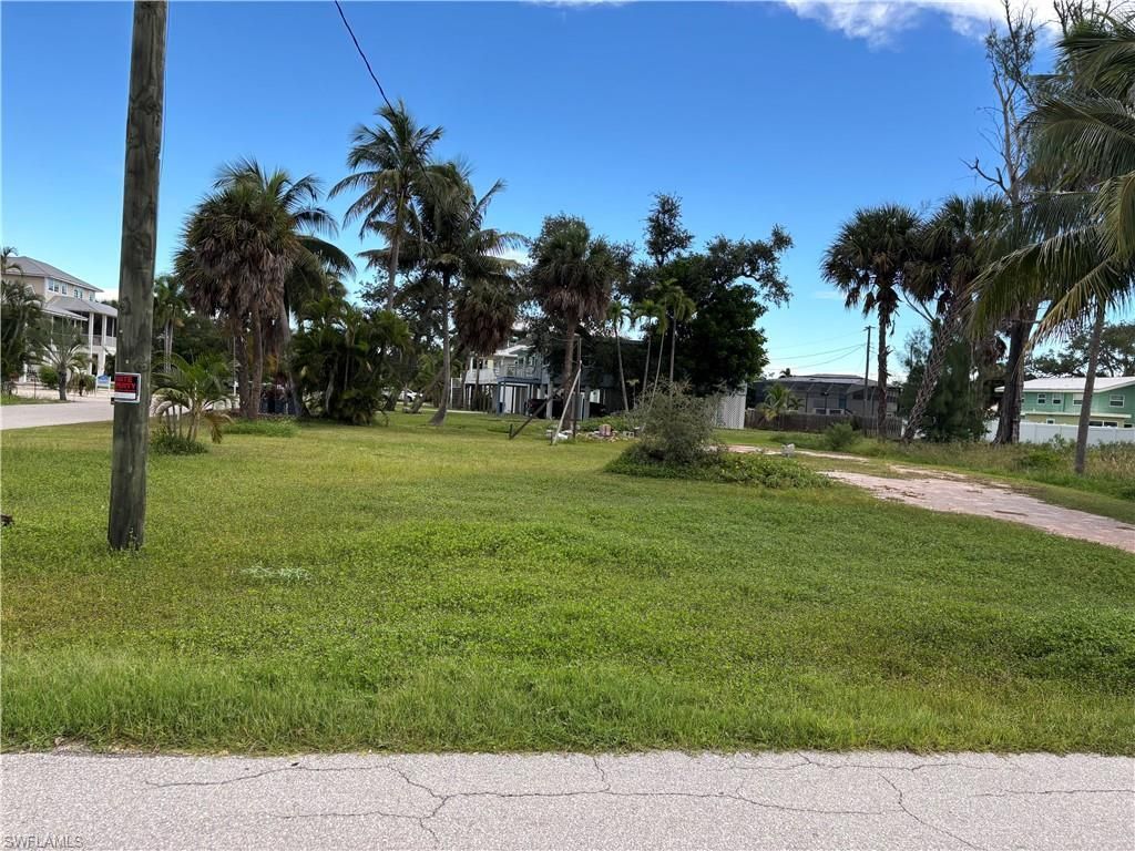 209 Dakota Ave, Fort Myers Beach, FL 33931 Photo