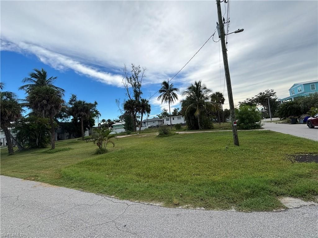 209 Dakota Ave, Fort Myers Beach, FL 33931 Photo