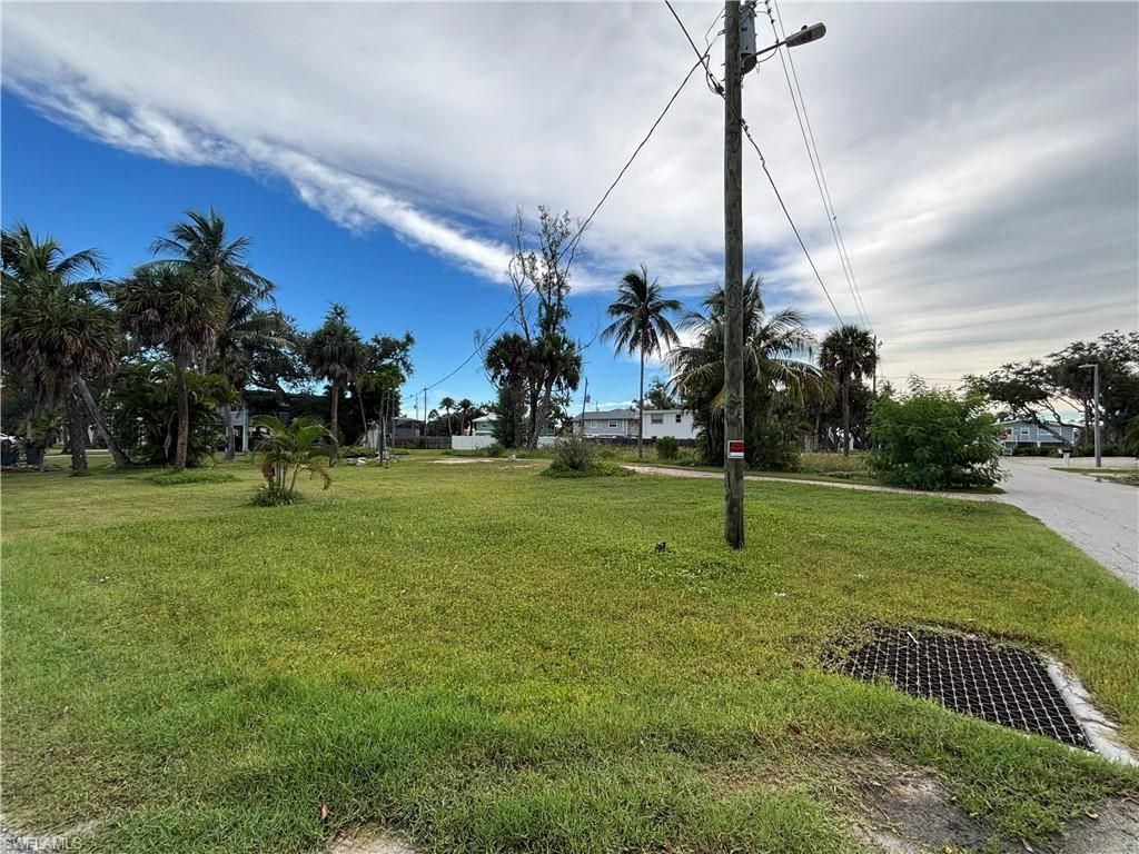 209 Dakota Ave, Fort Myers Beach, FL 33931 Photo