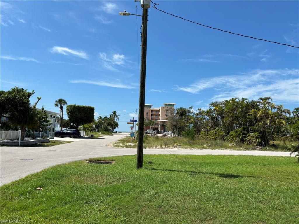 209 Dakota Ave, Fort Myers Beach, FL 33931 Photo