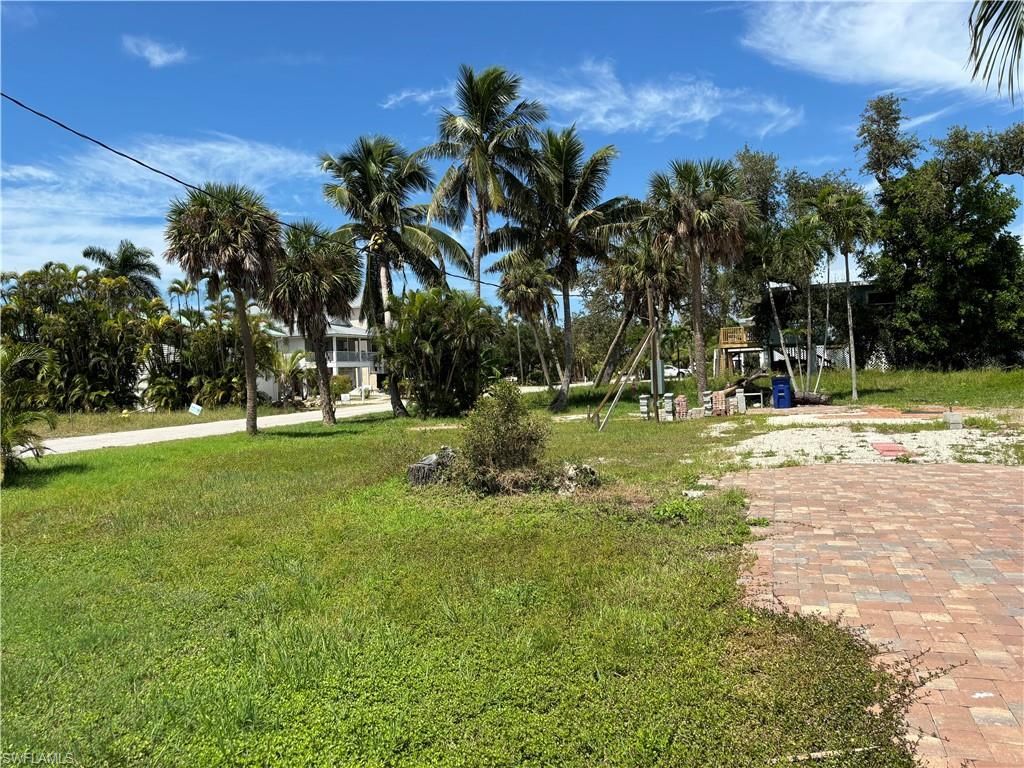 209 Dakota Ave, Fort Myers Beach, FL 33931 Photo