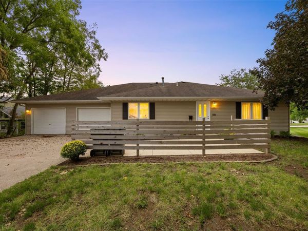 1011 Rochester Avenue , Iowa City, IA 52245