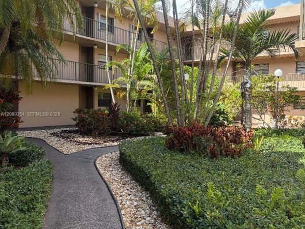 10975 SW 107th St , Unit 313, Miami, FL 33176