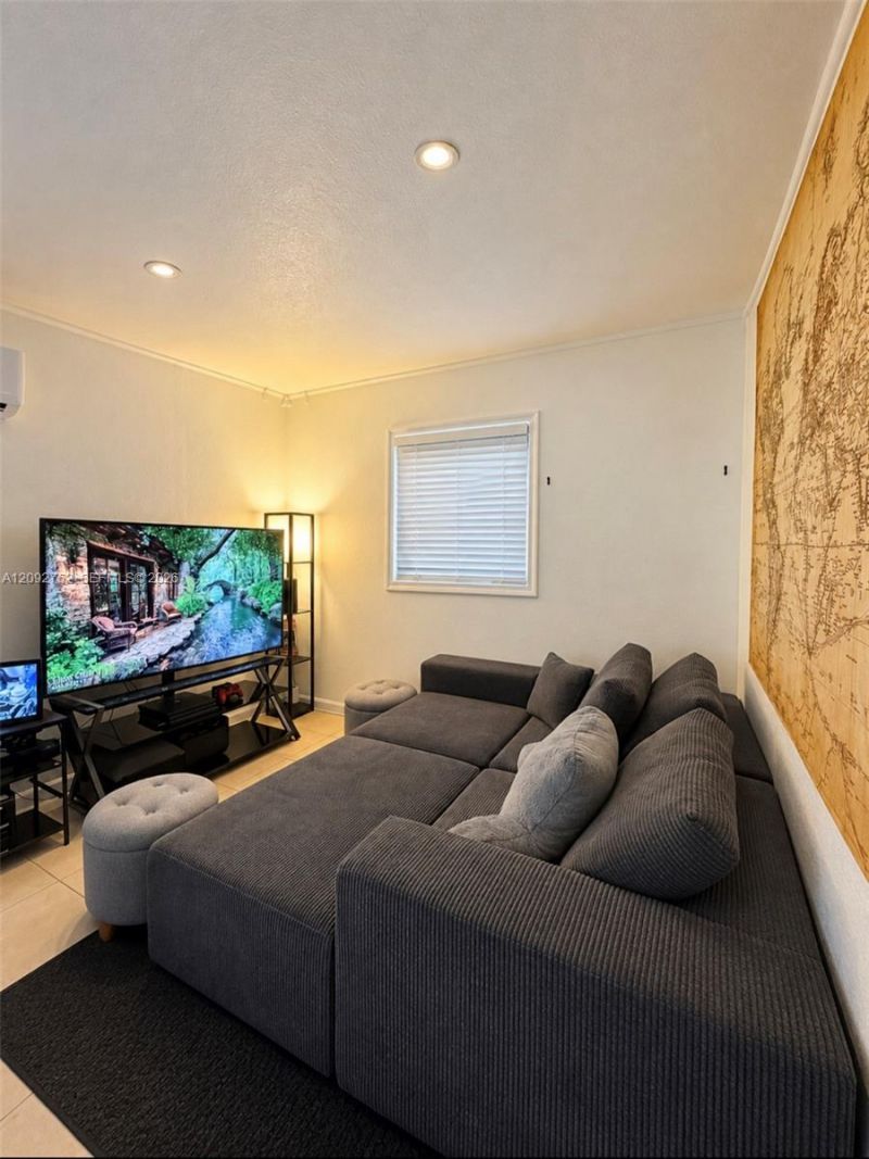 4300 NW 183rd St, Miami Gardens, FL 33055 Photo