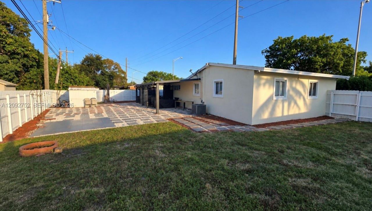 4300 NW 183rd St, Miami Gardens, FL 33055 Photo