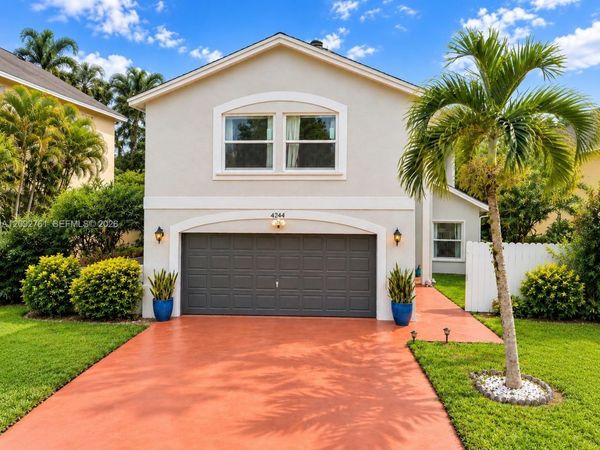 4244 Pine Hollow Cir , Green Acres, FL 33463
