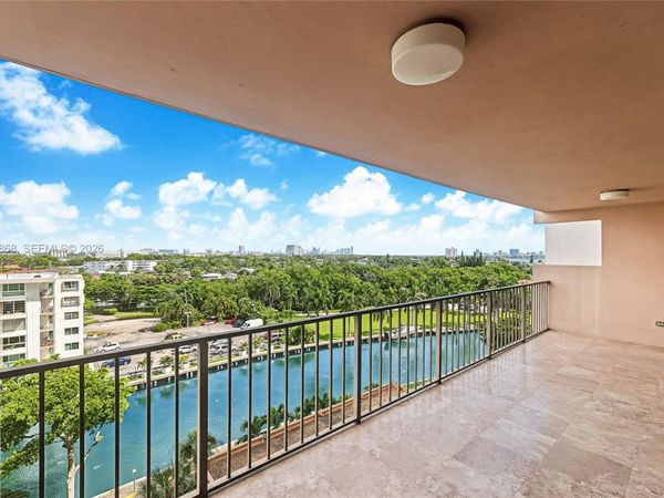 1800 NE 114th St , Unit 811, Miami, FL 33181