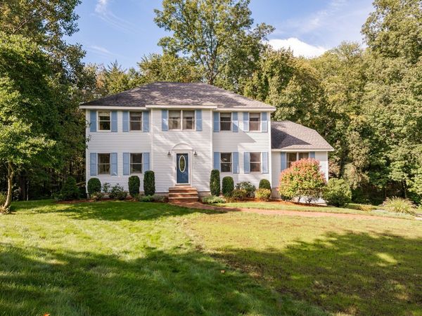11 Currier Rd, Middleton, MA 01949