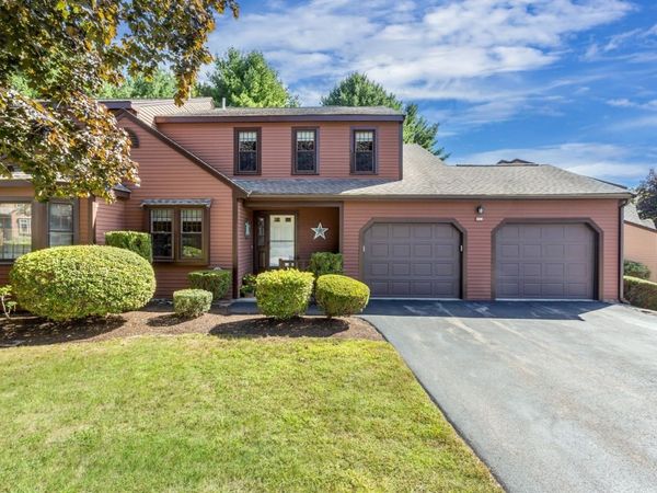 22 Hawthorne Vlg, Unit D, Franklin, MA 02038