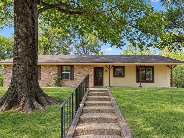 1724 Glenbrook Street, Corsicana, TX 75110