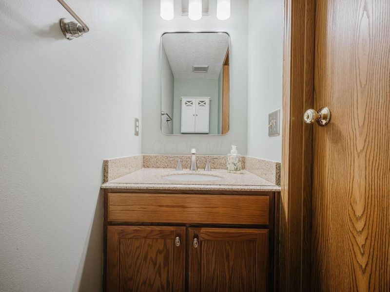 4489 Woodstream Drive, Columbus, OH 43230 Photo 33