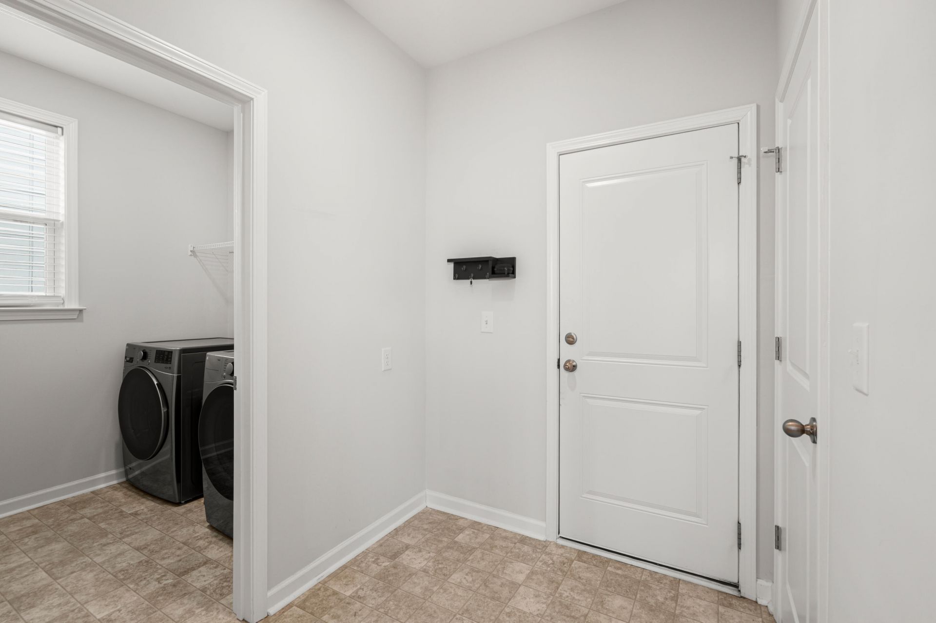 217 Old Grove Avenue Photo 16