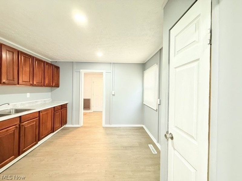 14208 Clifford Avenue, Cleveland, OH 44135 Photo 2