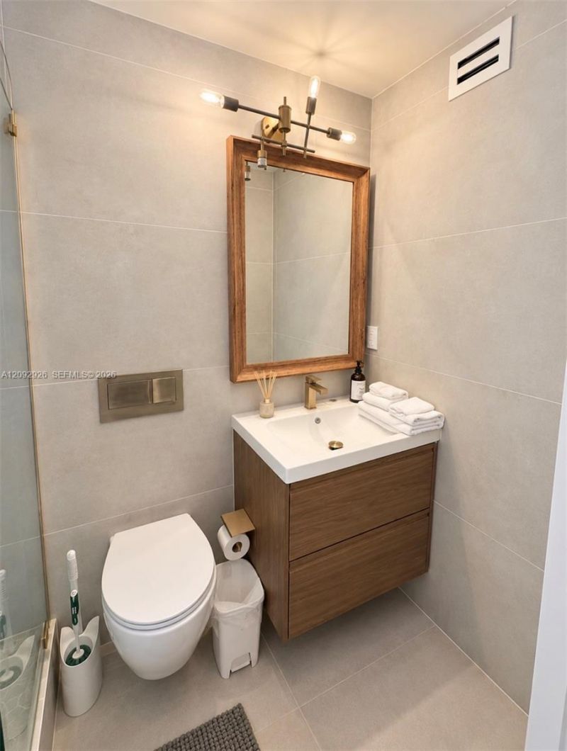 2301 Collins Ave , Unit 1019, Miami Beach, FL 33139 Photo