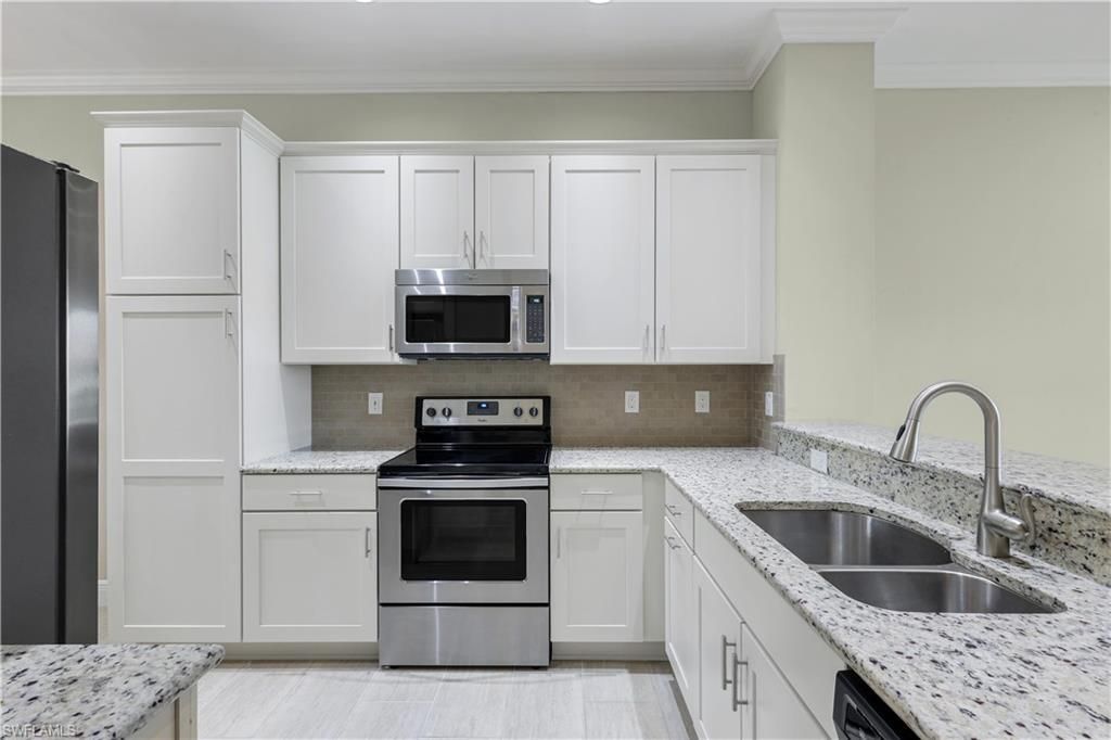 15114 Palmer Lake Cir , Unit 203, Naples, FL 34109 Photo