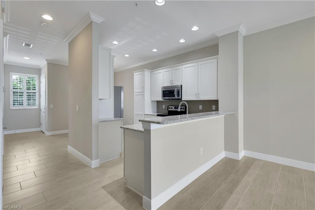 15114 Palmer Lake Cir , Unit 203, Naples, FL 34109 Photo