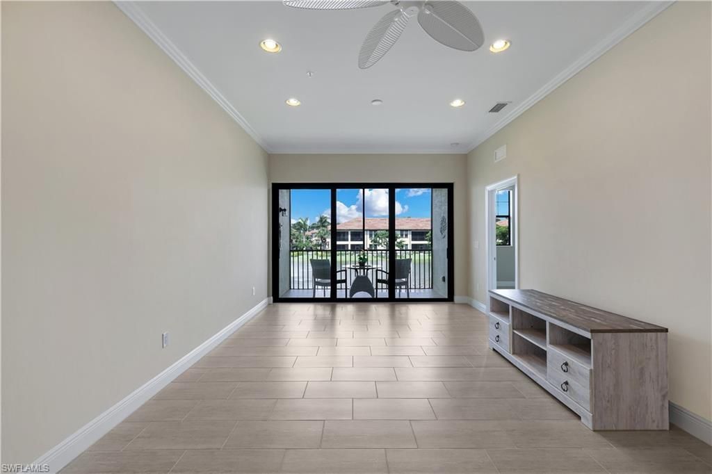 15114 Palmer Lake Cir , Unit 203, Naples, FL 34109 Photo