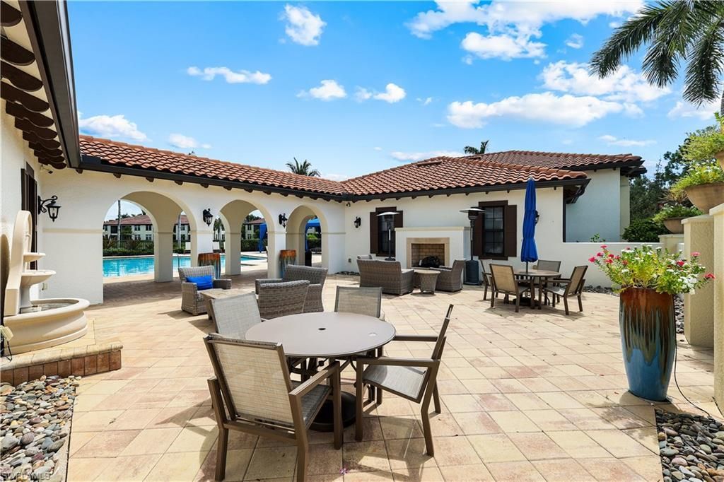 15114 Palmer Lake Cir , Unit 203, Naples, FL 34109 Photo