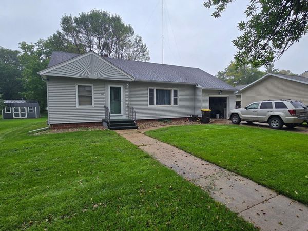 233 N 1st Avenue E, Truman, MN 56088