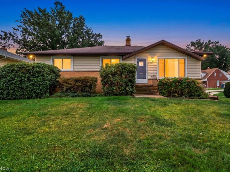 24560 Stephen Avenue, Euclid, OH 44123 Photo 1
