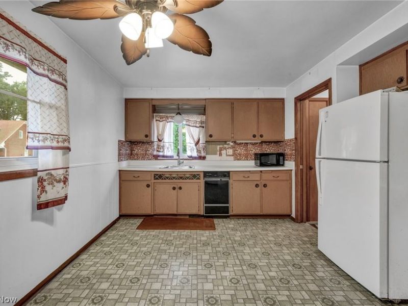 24560 Stephen Avenue, Euclid, OH 44123 Photo 14