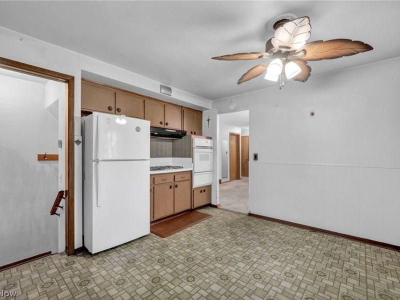 24560 Stephen Avenue, Euclid, OH 44123 Photo 16