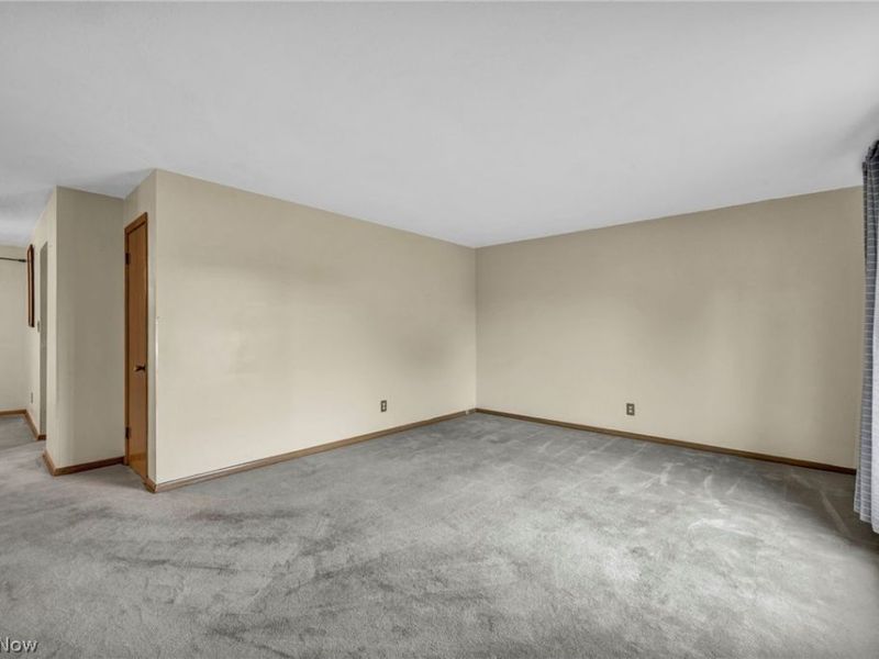 24560 Stephen Avenue, Euclid, OH 44123 Photo 4