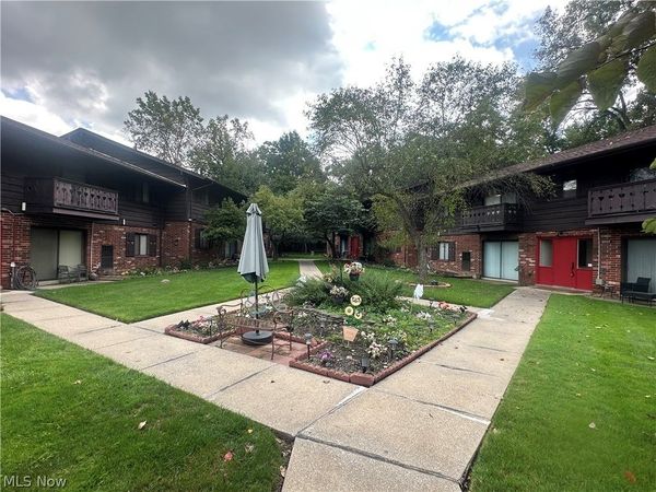 16000 Maple Heights Boulevard , Unit 102, Maple Heights, OH 44137