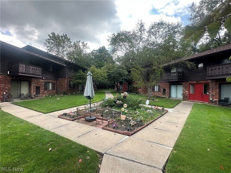 16000 Maple Heights Boulevard, Unit 102, Maple Heights, OH 44137 Photo 1