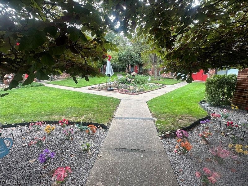 16000 Maple Heights Boulevard, Unit 102, Maple Heights, OH 44137 Photo 2